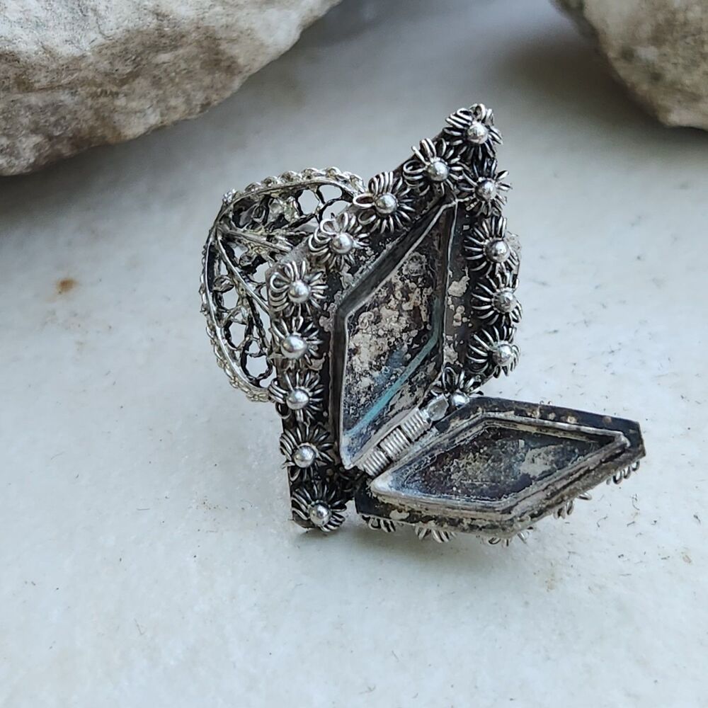 Vintage Etruscan Poison Ring filigree sz 8 800 Silver Gothic whimsigoth Fairy - Picture 5 of 12